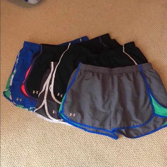 Under Armour Pants - Medium Under Armour Semi-Fitted Heat Gear Shorts